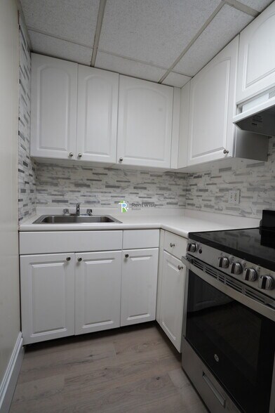 Building Photo - 62 Boylston St