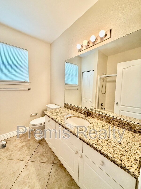 Building Photo - 2731 Via Capri