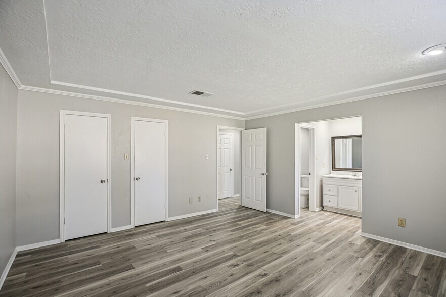 Building Photo - 3715 Wells Mark Dr