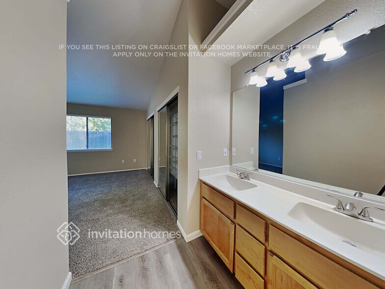 Building Photo - 3412 Saxonville Way