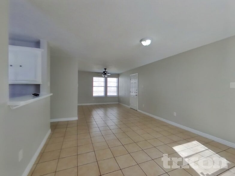 Building Photo - 3522 Tangerine St