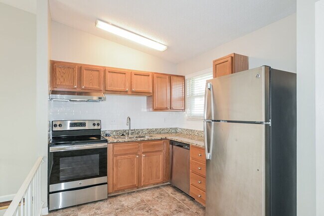 Building Photo - 2513 Weymouth Dr