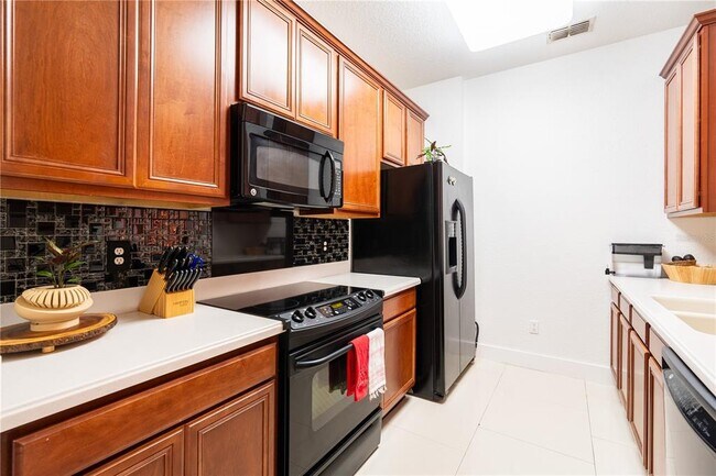 Building Photo - 3344 Robert Trent Jones Dr