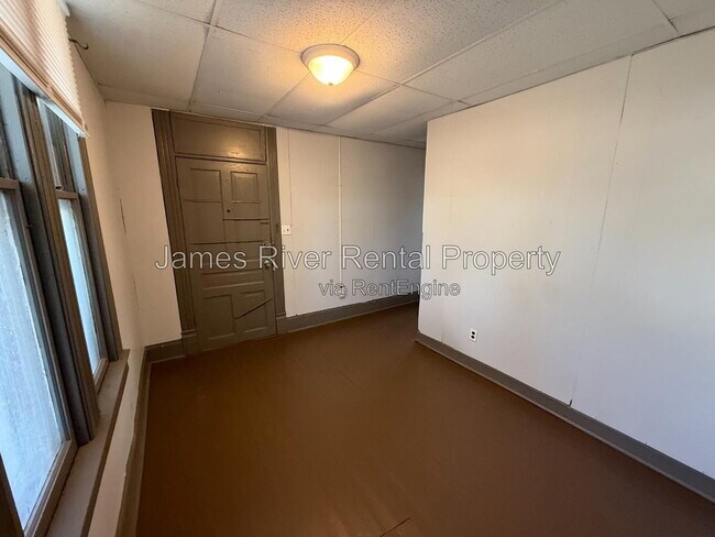 Building Photo - 912 Pierce St