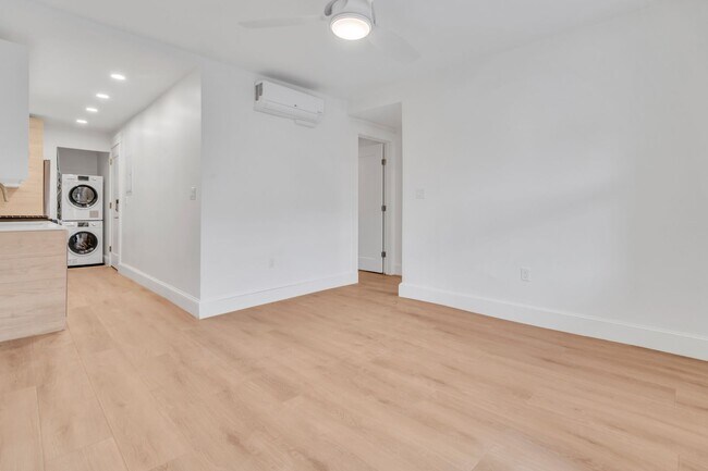Building Photo - Amazing apartment in Brighton
