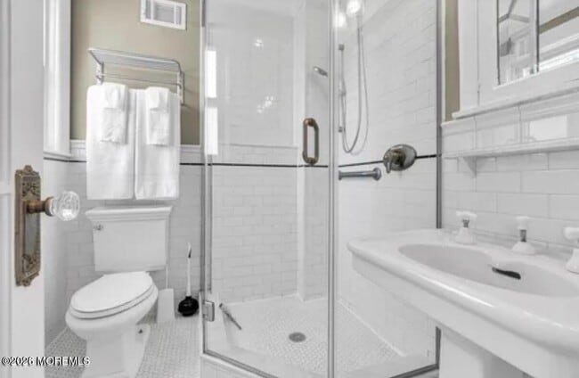 Building Photo - 511 4th Ave