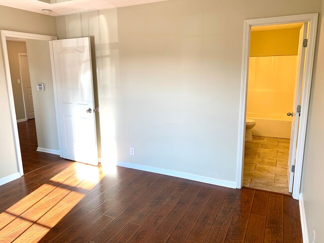 Building Photo - 3425 Foxrun Ln