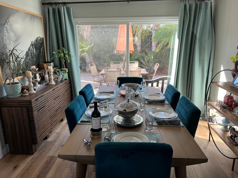 Building Photo - 15481 Cottonwood Cir