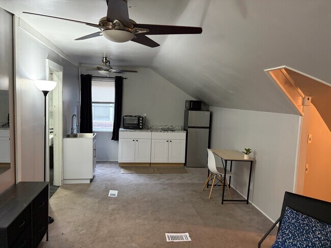 Building Photo - 16927 Chandler Park Dr
