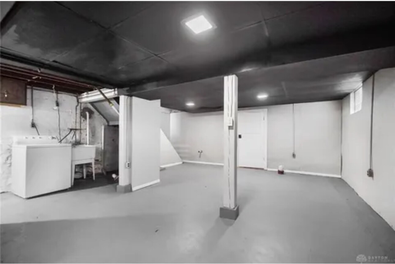 Building Photo - 2116 Moreland Ave