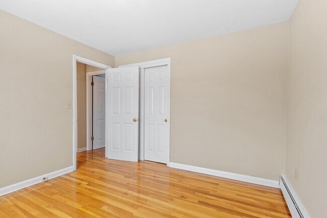 Building Photo - 20 Lovell St