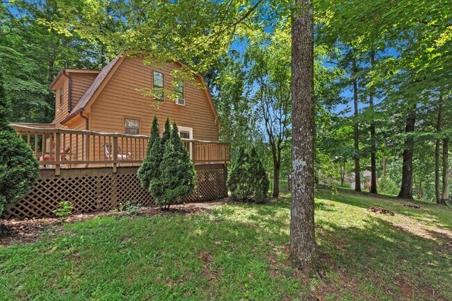 Building Photo - 247 Lakeview Ln