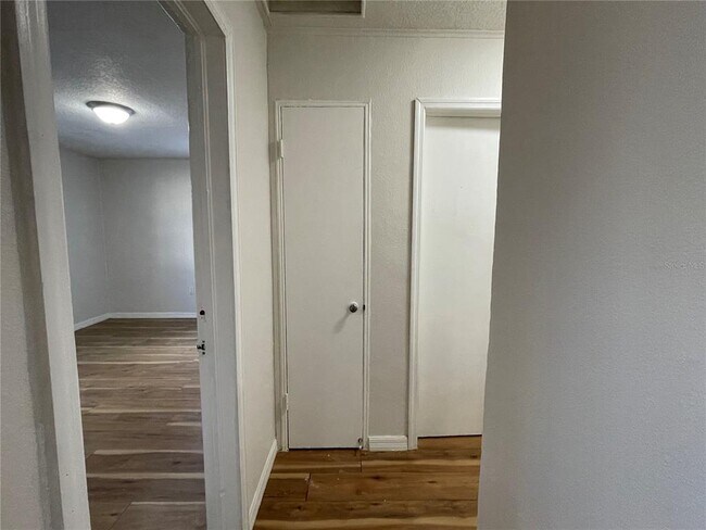 Building Photo - 1208 Carlton Ave