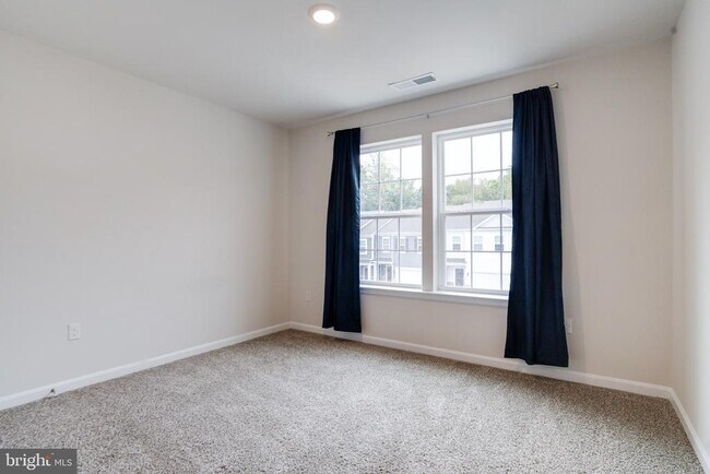 Building Photo - 148 Correri St