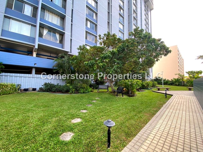 Building Photo - 3045 Ala Napuaa Pl