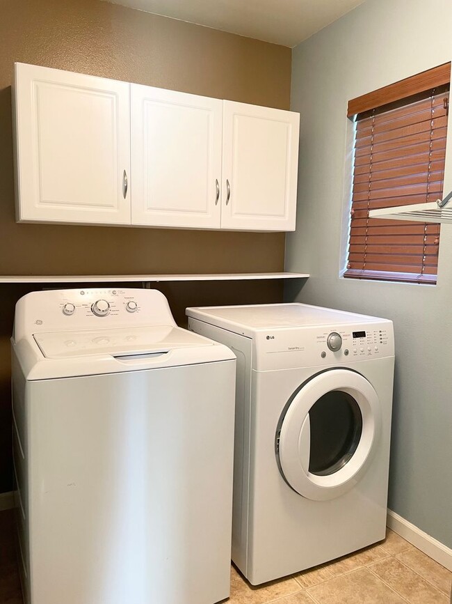 Building Photo - Beautiful 3 Bed 2.5 Bath Home in Redmond