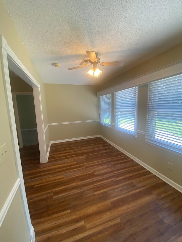 Building Photo - 9634 Kings Grant Dr