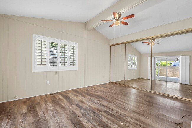 Building Photo - 74647 Azurite Cir E