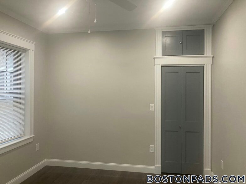 Building Photo - 1572 Commonwealth Ave