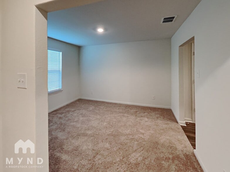 Building Photo - 7331 Anchor Cyn