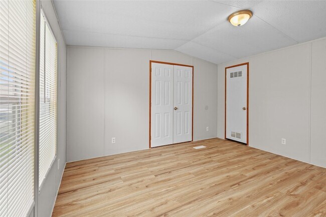 Building Photo - 22091 Bowden Dr