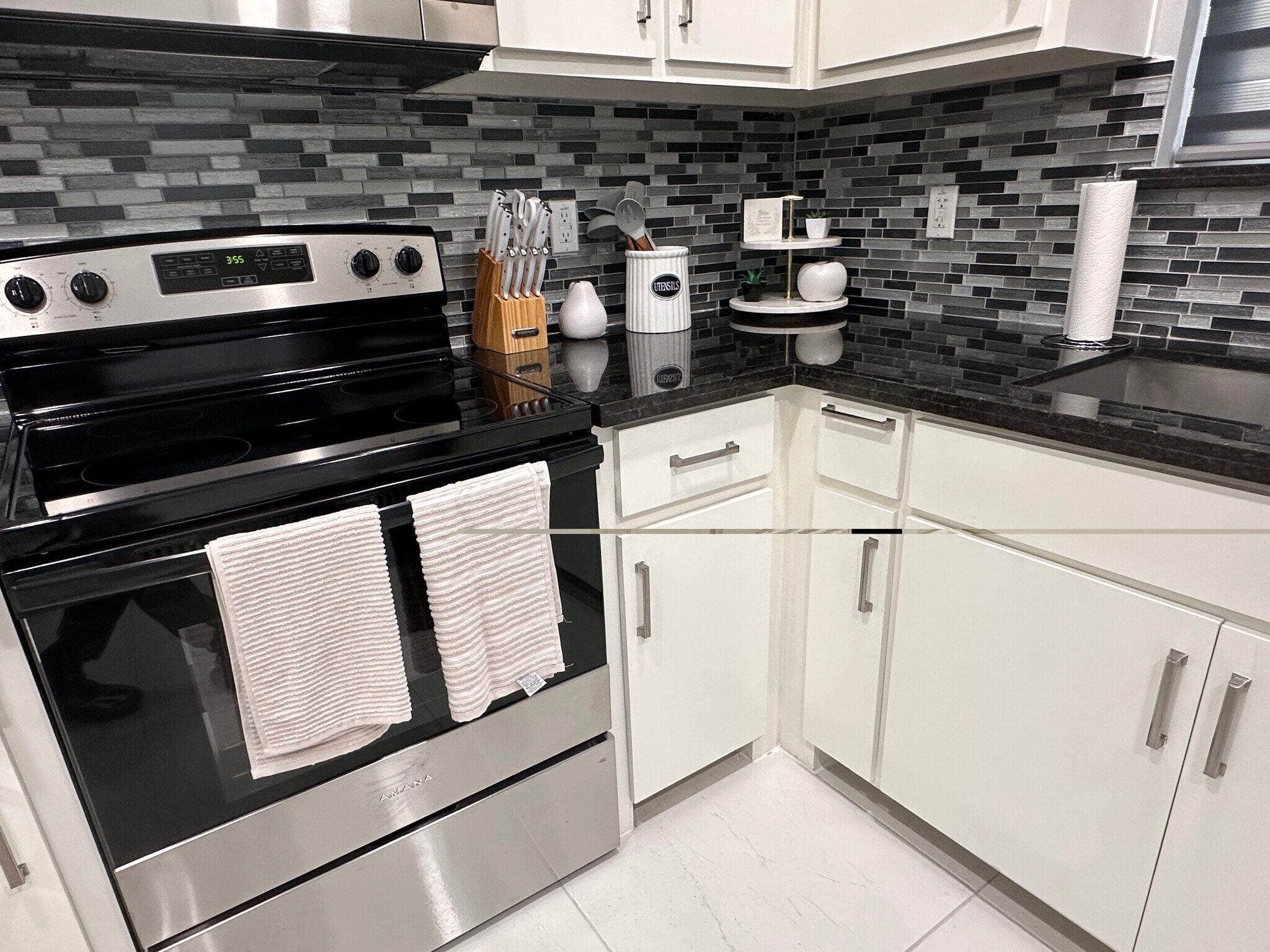 Building Photo - 2417 Indian Creek Ave