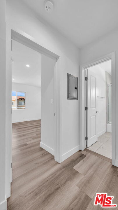 Building Photo - 126 S Manhattan Pl