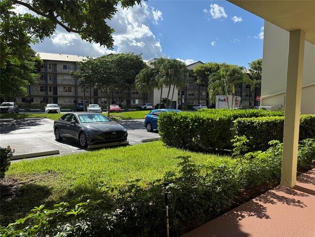 Building Photo - 701 SW 128th Ave
