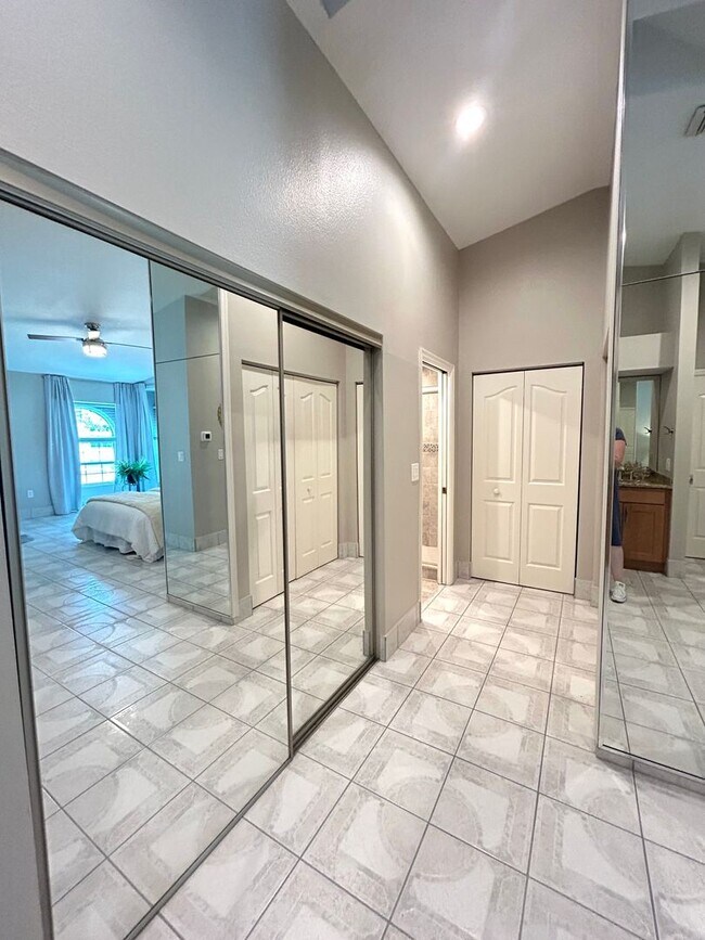 Building Photo - Gorgeous 3 Bed/3 Bath in Tranquil Gated Co...