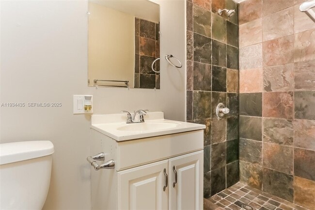 Building Photo - 2411 NE 10th Ave