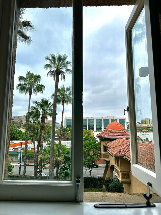 Bathroom view - 99 S Raymond Ave