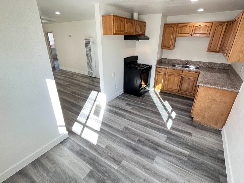 Building Photo - 1604 N H St