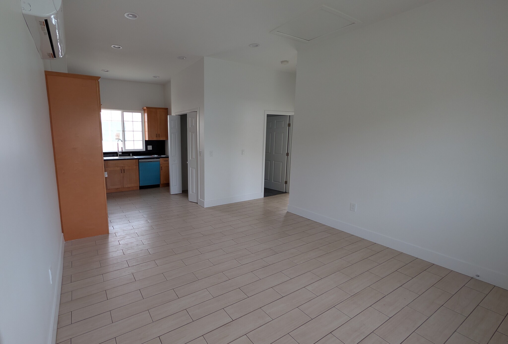 Building Photo - 20744 Elaine Ave