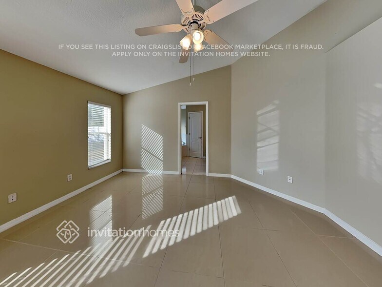 Building Photo - 2335 Roanoke Springs Dr