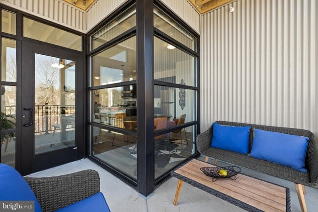 Building Photo - 195 Cambridge Blvd