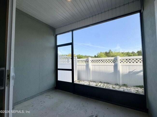 Building Photo - 3992 Vlg Vw Ln