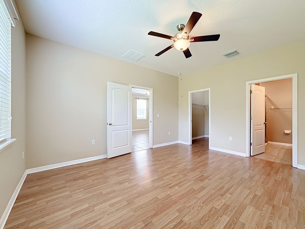 Building Photo - 7434 Surrey Pines Dr