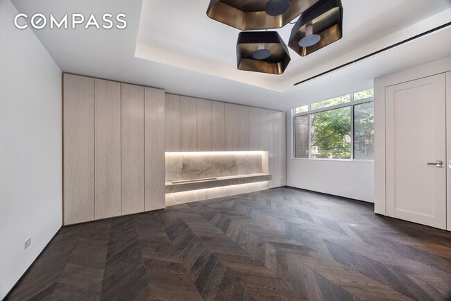 Building Photo - 340 Albany St