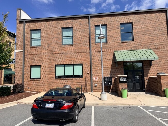 Building Photo - 201 E Innes St