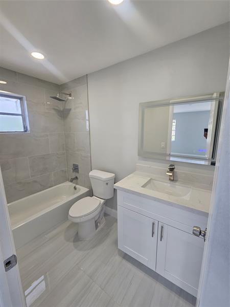 Building Photo - 4072 SW 51st St