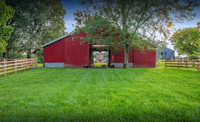 Building Photo - 280 NW Red Barn Cir