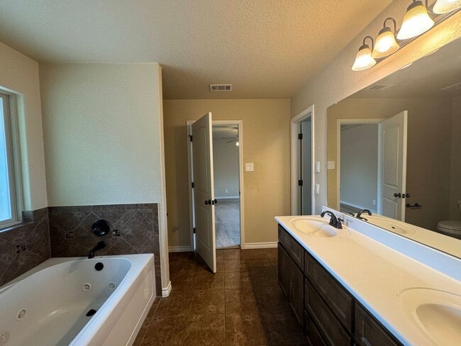 Building Photo - 6801 Deorsam Loop