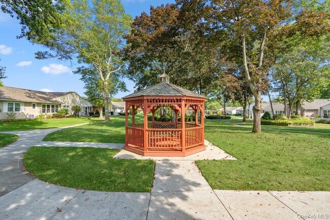 Building Photo - 21 Revere Dr