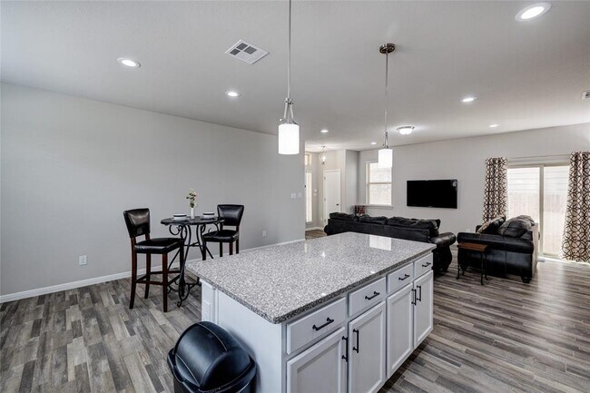 Building Photo - 128 Shearwater Ln