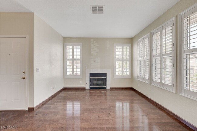 Building Photo - 251 S Green Valley Pkwy