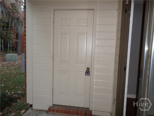 Building Photo - 29 Colony Park Dr