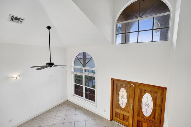 Building Photo - 10902 Tamoron Ln