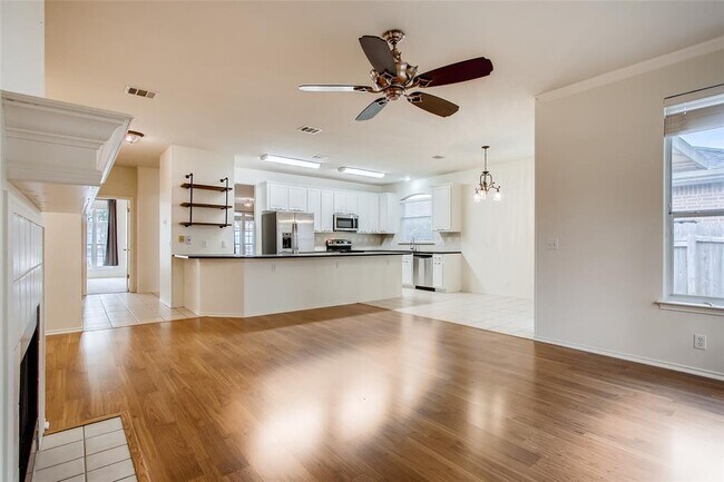 Building Photo - 3217 Tehama Ct