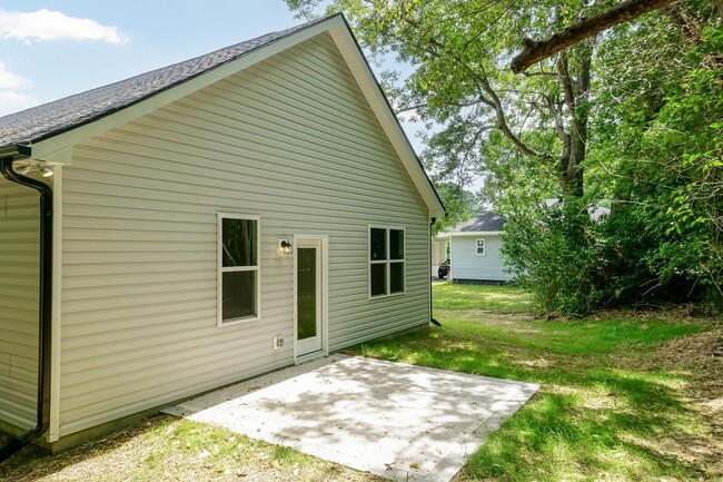 Building Photo - Brand New Three Bedroom Home!