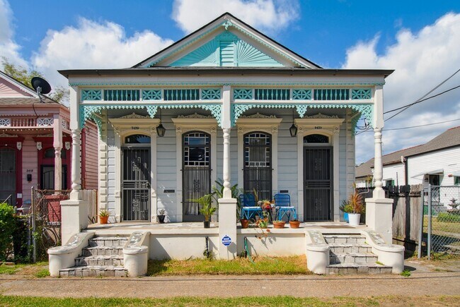 Primary Photo - 2420 Columbus St